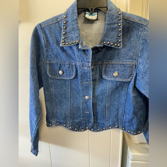 Cheyenne outfitters Small Western denim jacket with studs button up short $69 - Picture 1 of 6